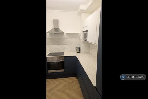 2 bedroom flat to rent, Lohmann House, London, SE11