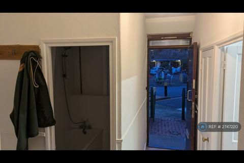 2 bedroom flat to rent, Lohmann House, London, SE11