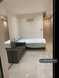 Studio to rent, Hamilton Avenue, Ilford, IG6