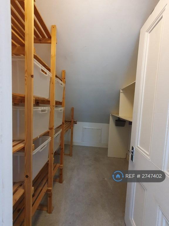 Walk-In Wardrobe