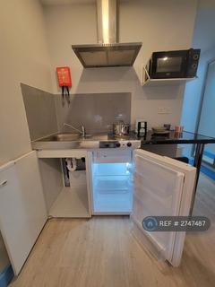 Studio to rent, London Road, Thornton Heath, CR7