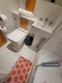 Studio to rent, London Road, Thornton Heath, CR7