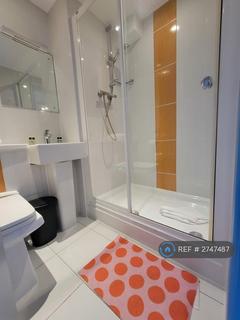 Studio to rent, London Road, Thornton Heath, CR7