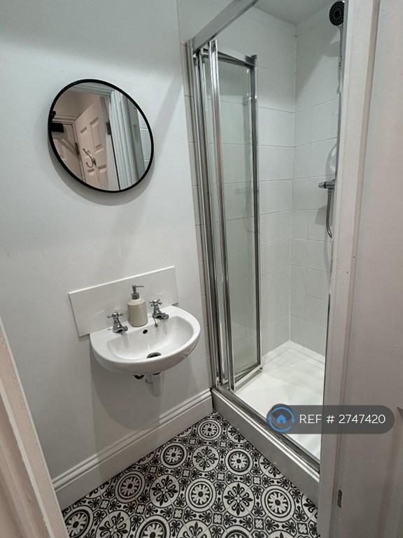 Room 4 En-Suite