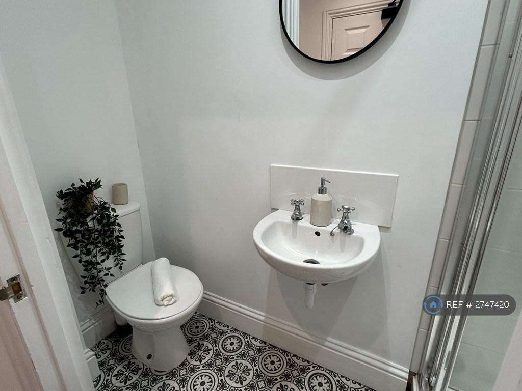 Room 4 En-Suite