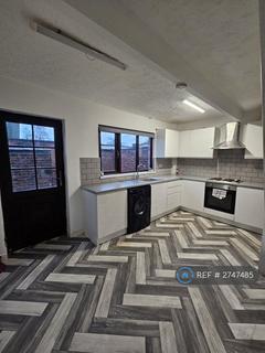 2 bedroom terraced house to rent, Droylsden Road, Manchester, M40