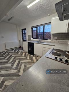 2 bedroom terraced house to rent, Droylsden Road, Manchester, M40