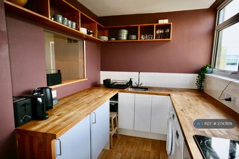 2 bedroom flat to rent, Chesterton Towers, Cambridge, CB4