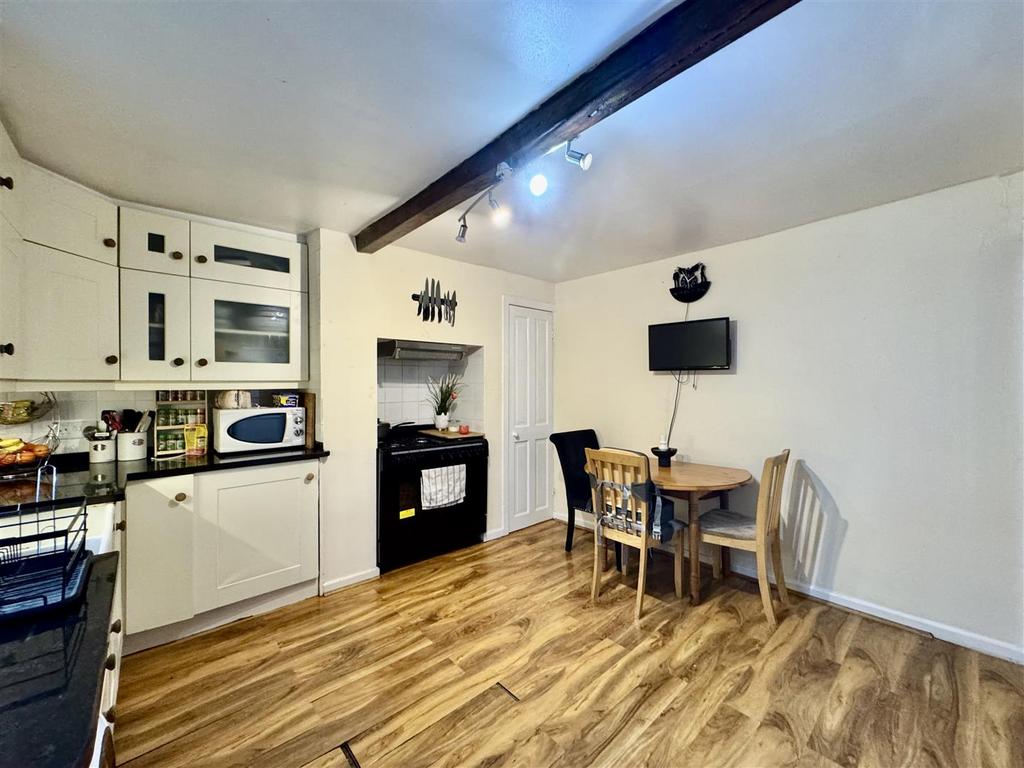 Dining kitchen