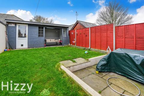 3 bedroom semi-detached house for sale, Edgecomb Road, Stowmarket IP14