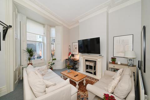 3 bedroom flat for sale, 7 Emperors Gate, London SW7