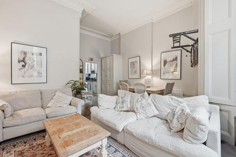 3 bedroom flat for sale, 7 Emperors Gate, London SW7