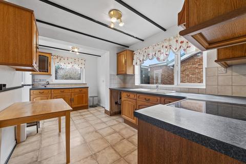 2 bedroom detached house for sale, St. Leonards Close, Kettering NN15