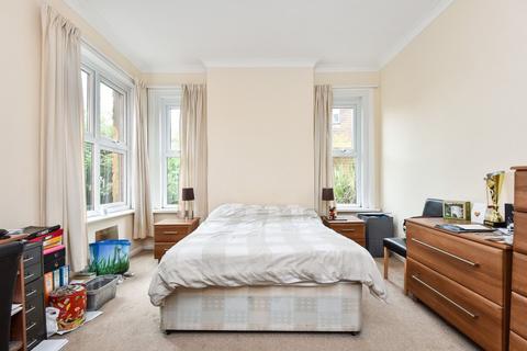 2 bedroom flat for sale, Station Road, Petersfield, GU32