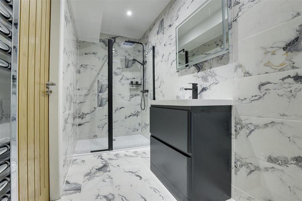 En-Suite 2