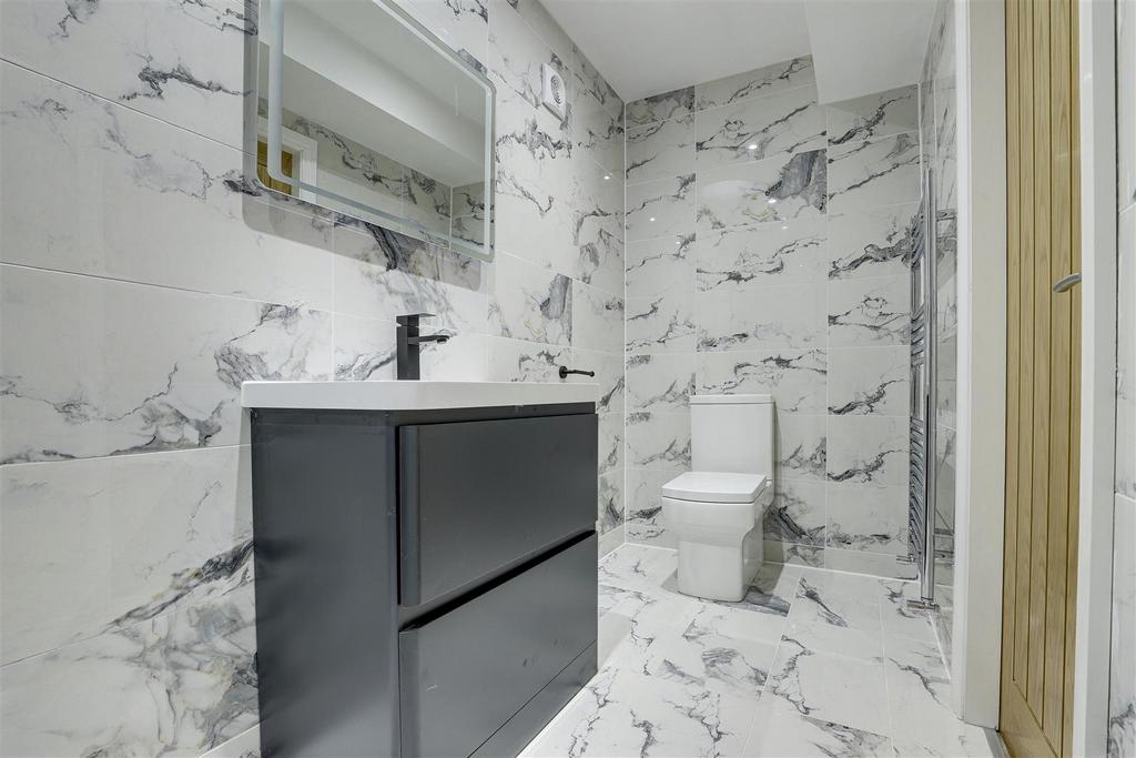 En-Suite 2