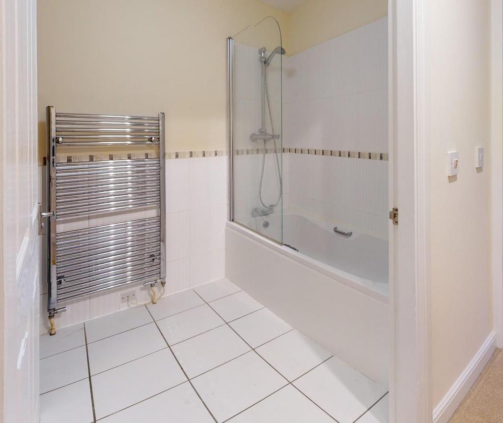Bathroom edit 1.jpg