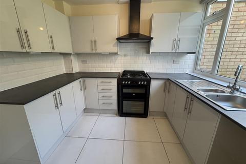 3 bedroom house to rent, The Brake, Hagley, Stourbridge
