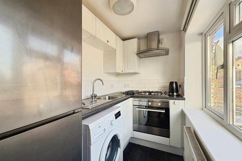 1 bedroom flat to rent, Clare Avenue, Bristol BS7