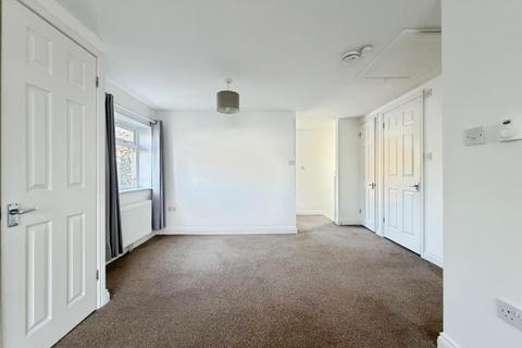 1 bedroom flat to rent, Clare Avenue, Bristol BS7