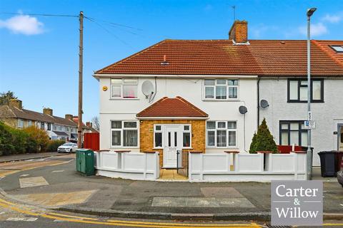 4 bedroom end of terrace house to rent, Rugby Road, Essex
