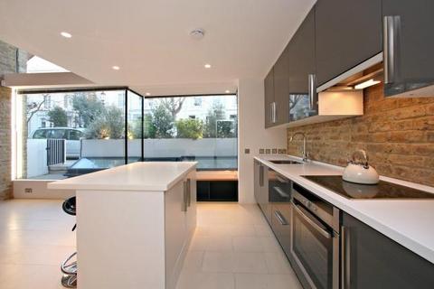 2 bedroom detached house to rent, Earls Court Gardens, Earls Court, London, SW5