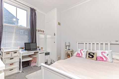 undefined, Fairfield West, Kingston Upon Thames KT1