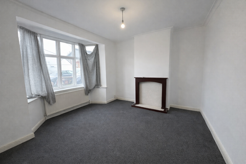 3 bedroom terraced house to rent, Ashurst Drive, ILFORD IG2