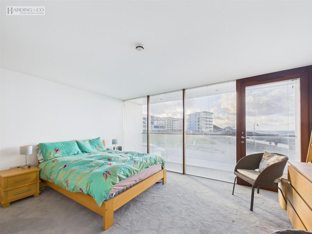 Bedroom 1 .1.jpg