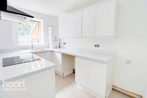 1 bedroom apartment for sale, Harkness Close, Harold Hill