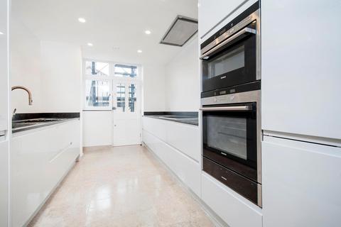 3 bedroom flat to rent, Weymouth Street, Marylebone, London, W1G