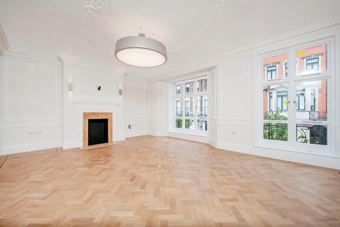 3 bedroom flat to rent, Weymouth Street, Marylebone, London, W1G