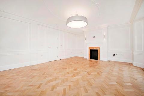 3 bedroom flat to rent, Weymouth Street, Marylebone, London, W1G