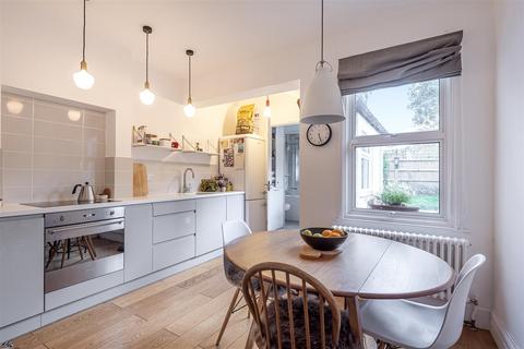 undefined, Vincent Road, Kingston Upon Thames KT1