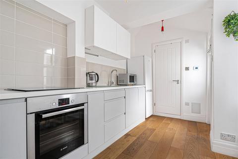undefined, Vincent Road, Kingston Upon Thames KT1