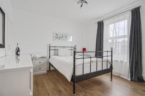 undefined, Vincent Road, Kingston Upon Thames KT1
