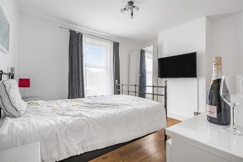 undefined, Vincent Road, Kingston Upon Thames KT1