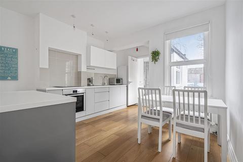 undefined, Vincent Road, Kingston Upon Thames KT1