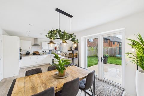 3 bedroom semi-detached house for sale, Hammersmith Close, Hull, HU8 0AJ