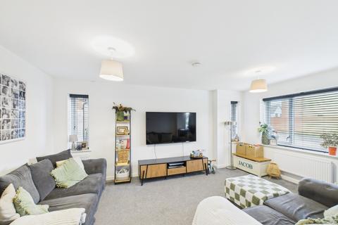 3 bedroom semi-detached house for sale, Hammersmith Close, Hull, HU8 0AJ