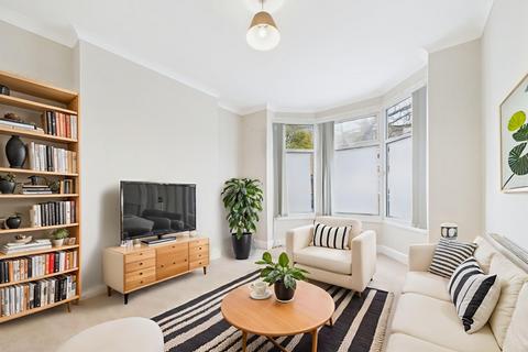 undefined, Desmond Avenue, Hull,  HU6 7JY