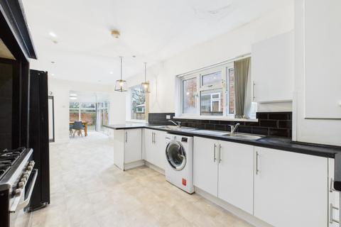 undefined, Desmond Avenue, Hull,  HU6 7JY
