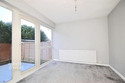 3 bedroom semi-detached house to rent, Western Gardens, Crowborough, East Sussex, TN6 3EB