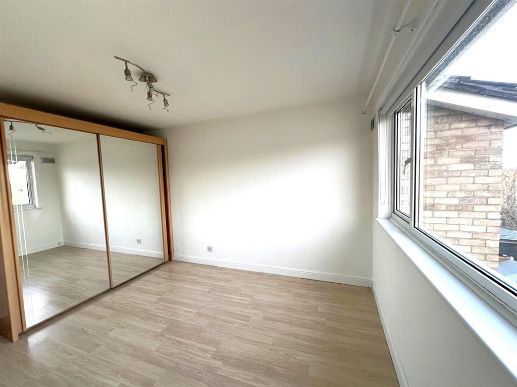 Bedroom 1.jpg