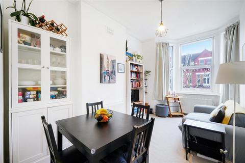2 bedroom flat for sale, Streatley Road, London, NW6