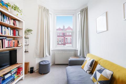 2 bedroom flat for sale, Streatley Road, London, NW6