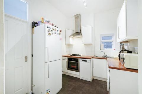 2 bedroom flat for sale, Streatley Road, London, NW6