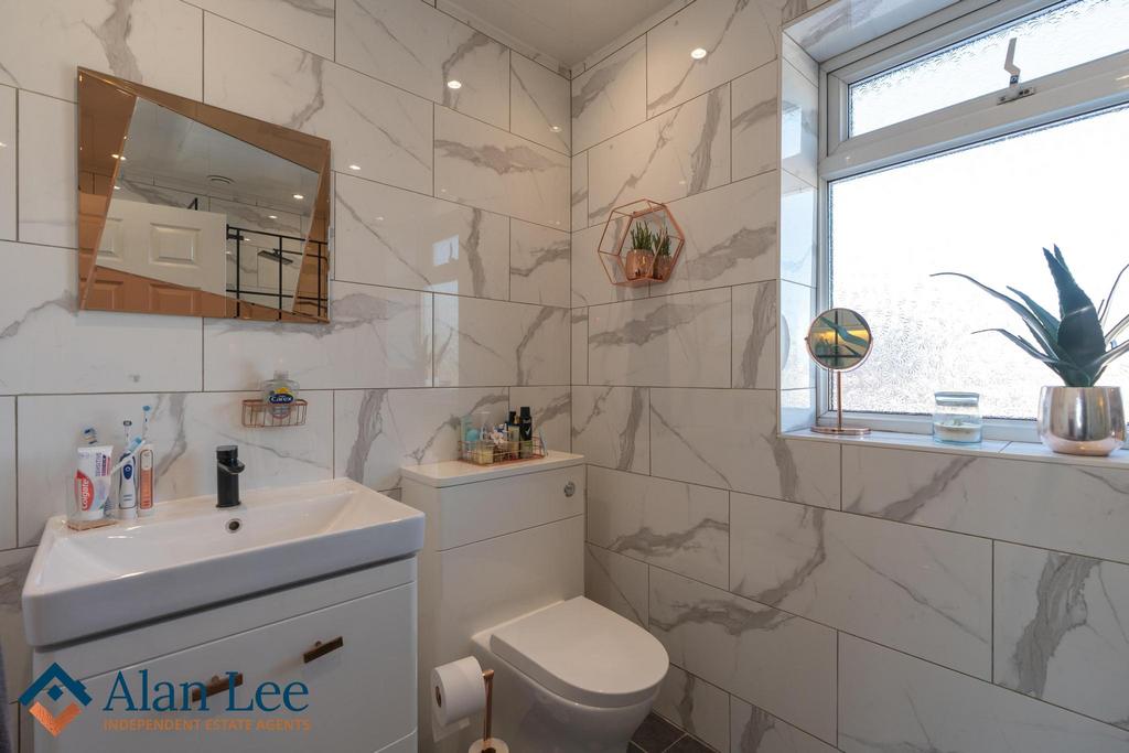 Ensuite Shower Room