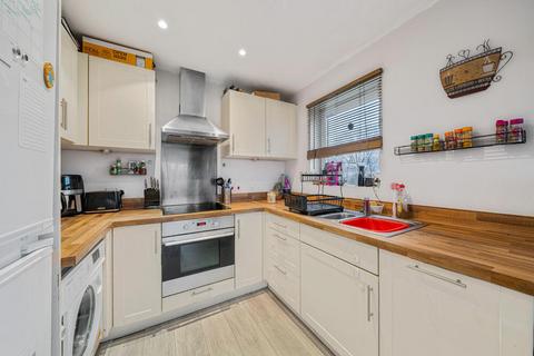2 bedroom apartment for sale, Medhurst Drive, Bromley