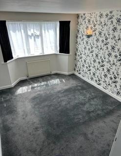 4 bedroom semi-detached house to rent, Micklefield Road, High Wycombe HP13